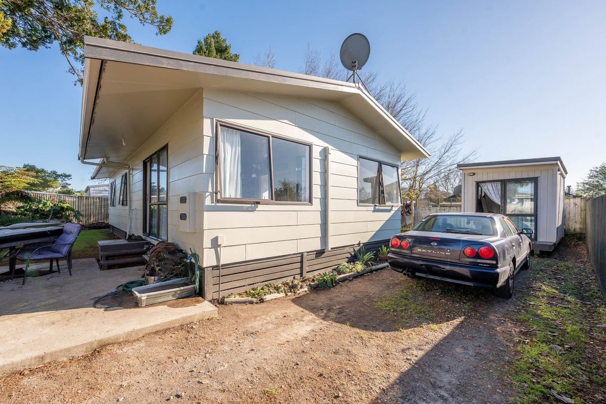 303B Malfroy Road, Pomare, Rotorua - Carousel 1