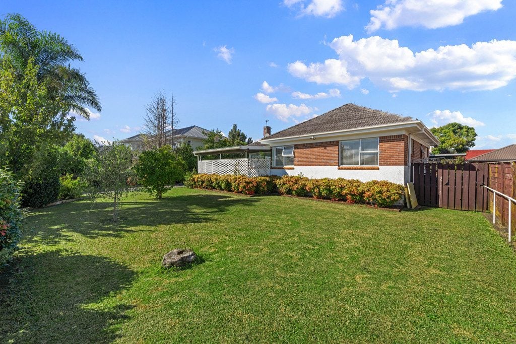 1/21 Glen Avenue, Papatoetoe, Auckland - Carousel 1