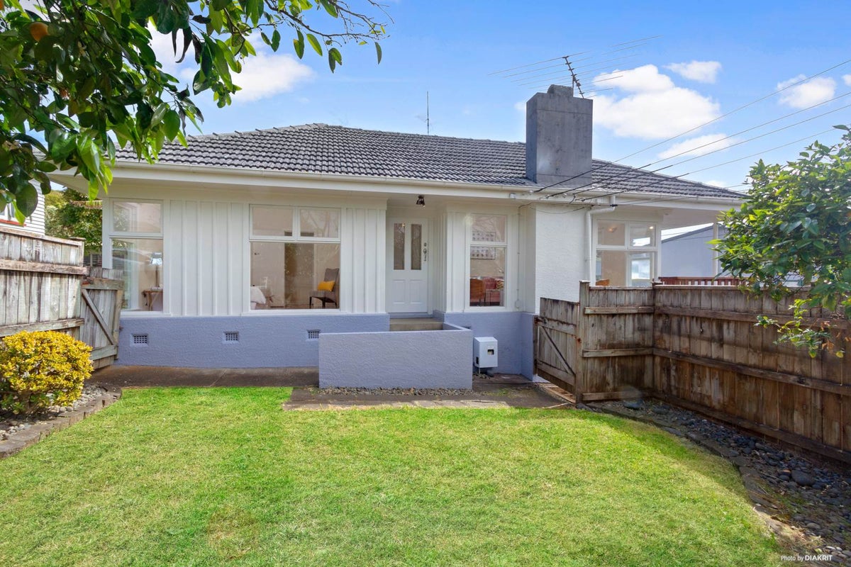 1/15 Carlton Street, Hillsborough, Auckland - Carousel 1