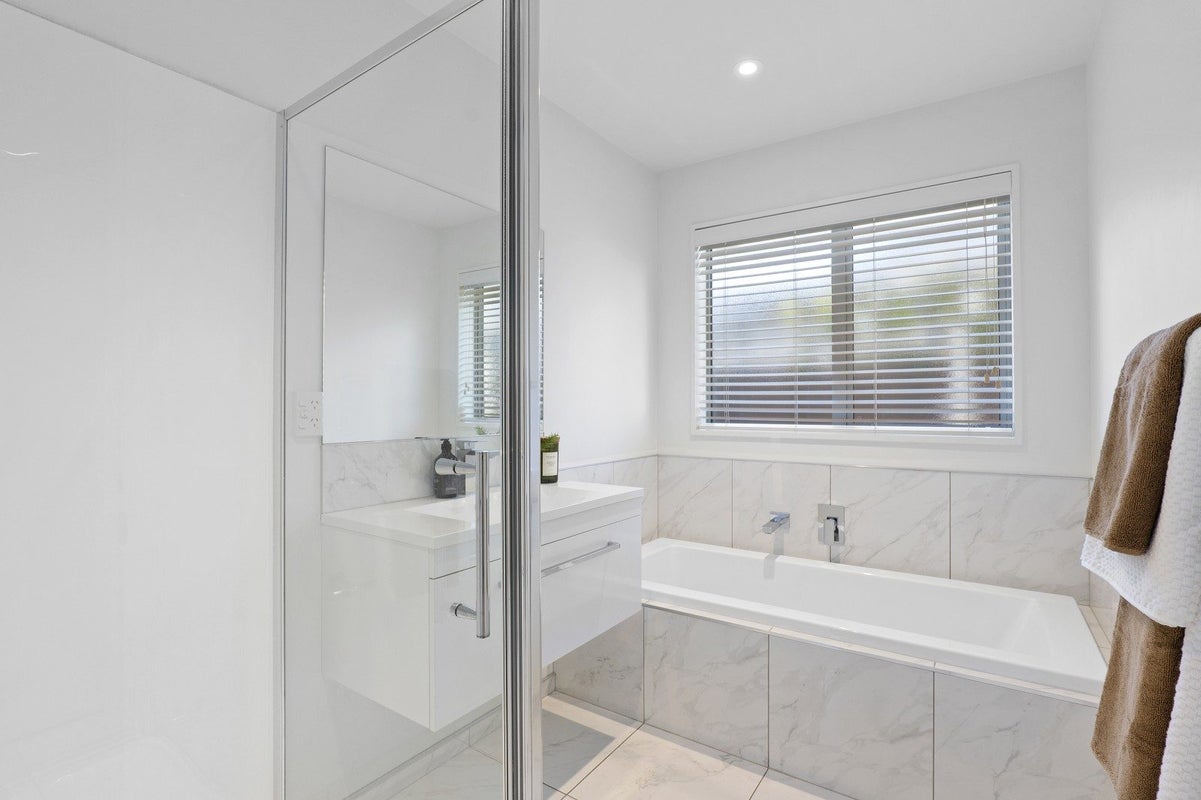 1 Herbs Place, Cashmere, Christchurch - Carousel 14