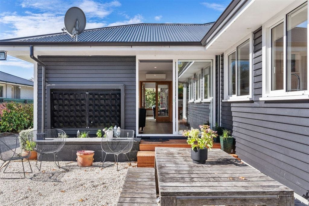 22 Joyce Crescent, Ilam, Christchurch - Carousel 2