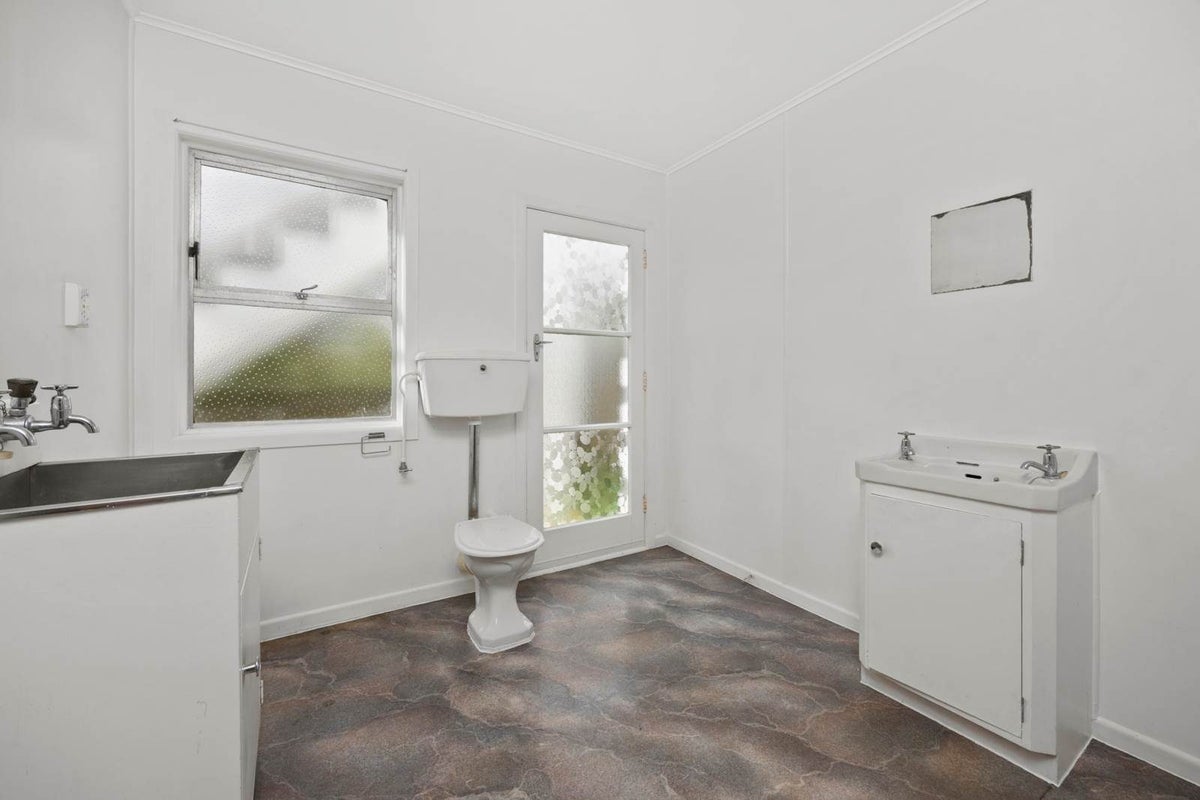 43B Milton Road, Mount Eden, Auckland - Carousel 7