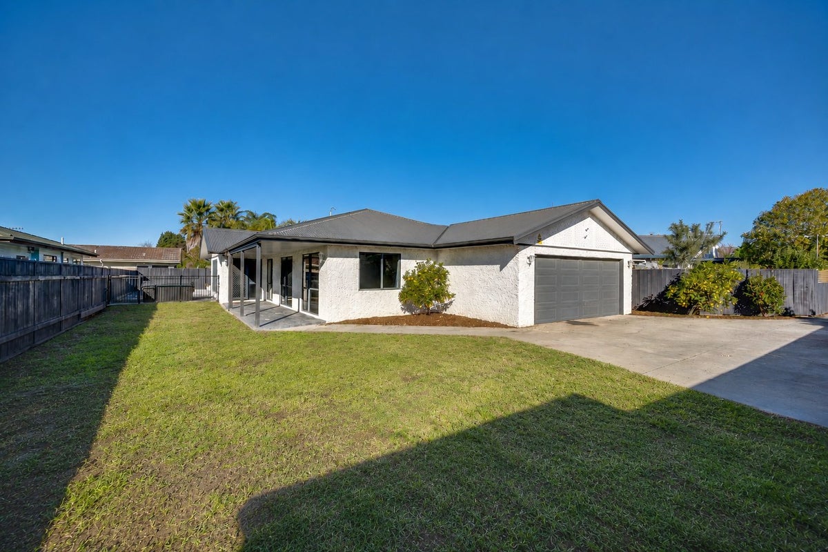 71 Avenue Road, Greenmeadows, Napier - Carousel 1