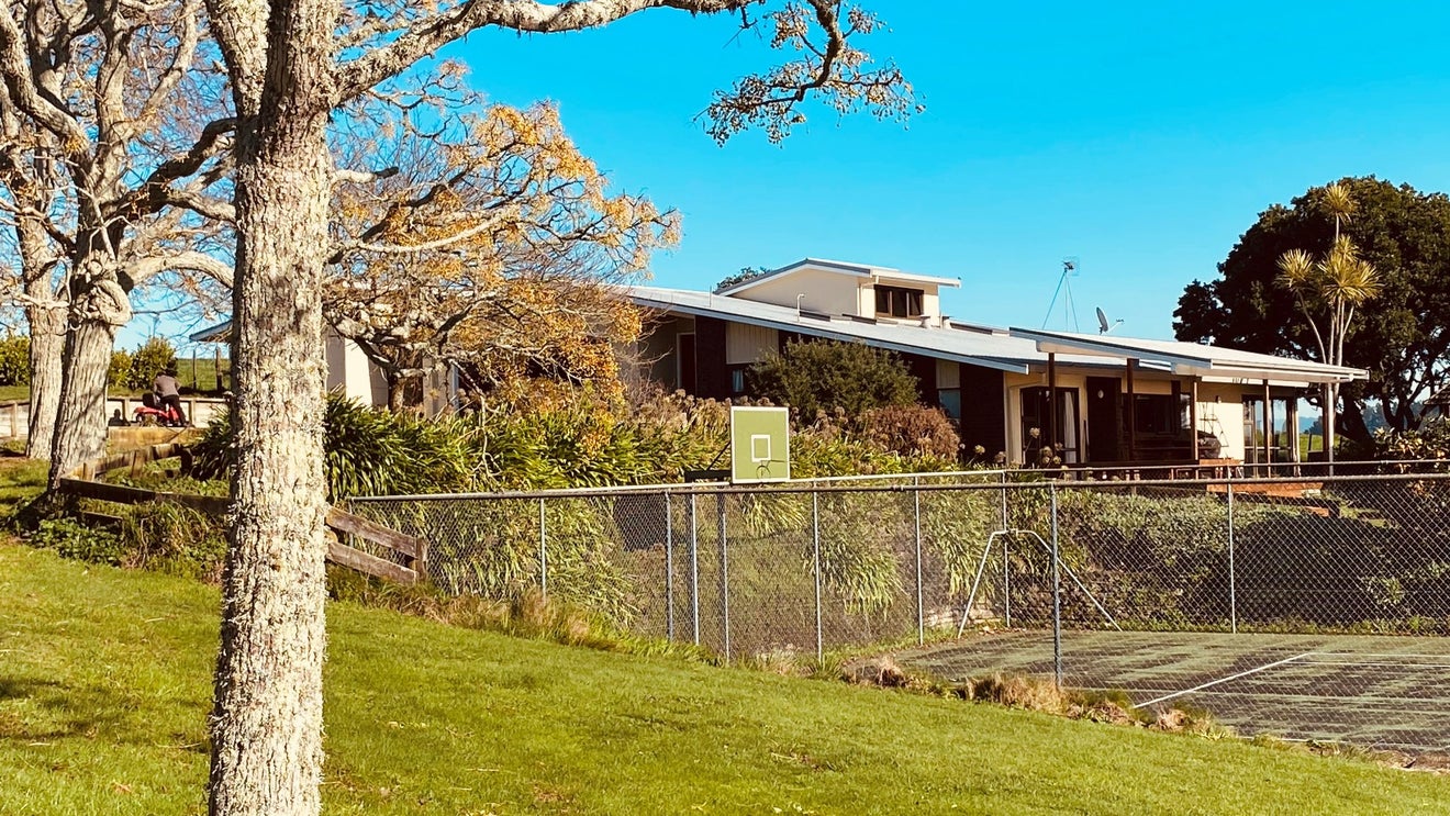 64 Burbush Road, Burbush, Hamilton - Carousel 2