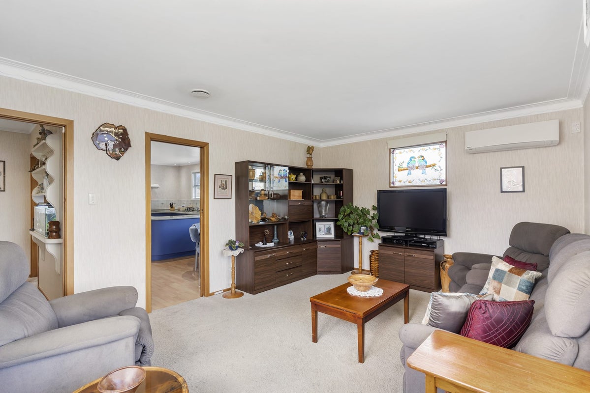 4 Ivy Place, Birkdale, Auckland - Carousel 2