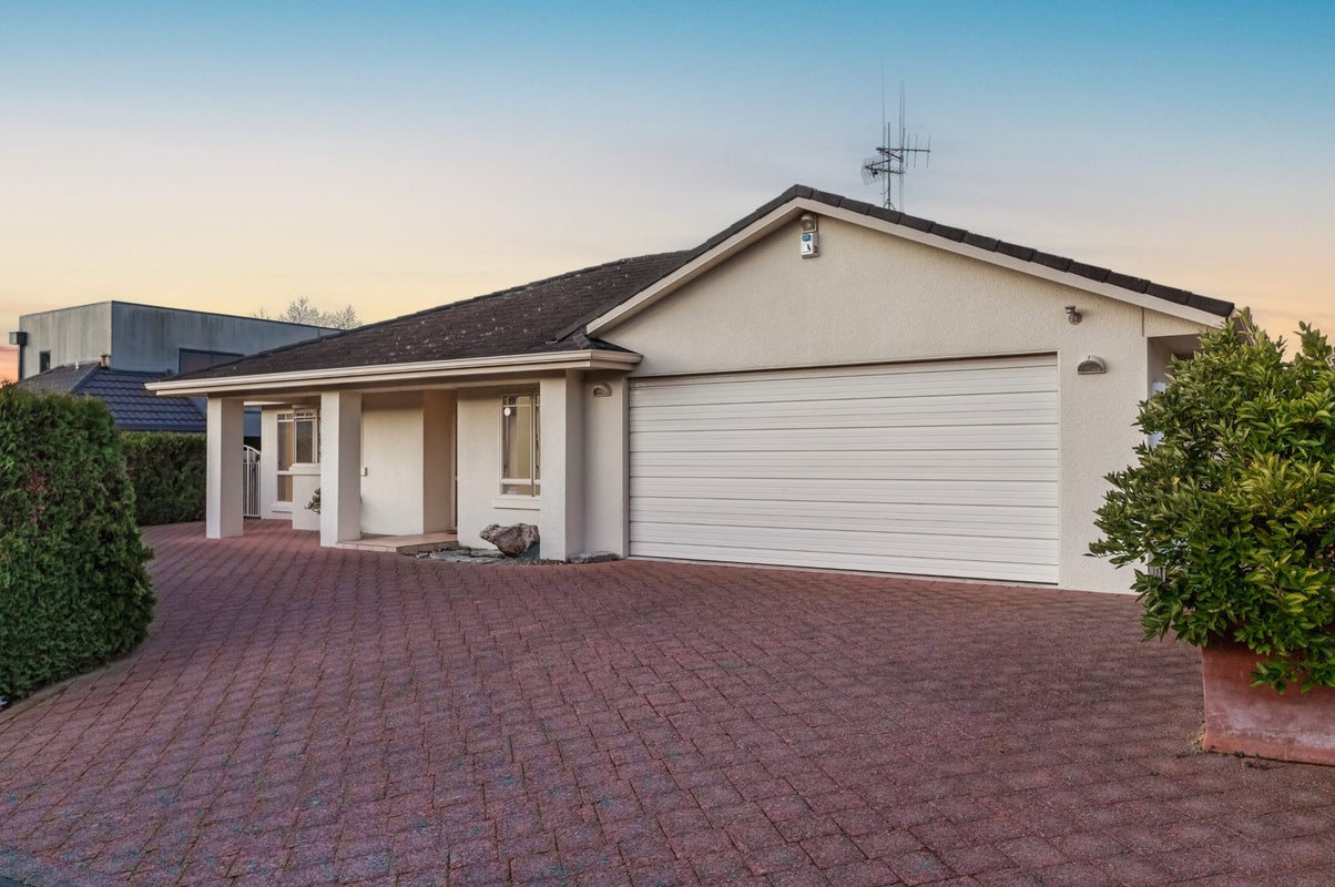 12 Millthorpe Crescent, Pukete, Hamilton - Carousel 2