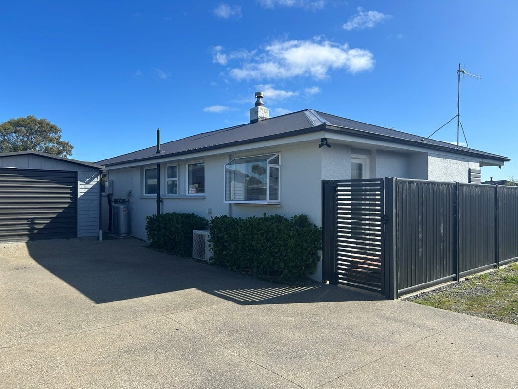 16A Pine Crescent, Hargest, Invercargill - Carousel 2