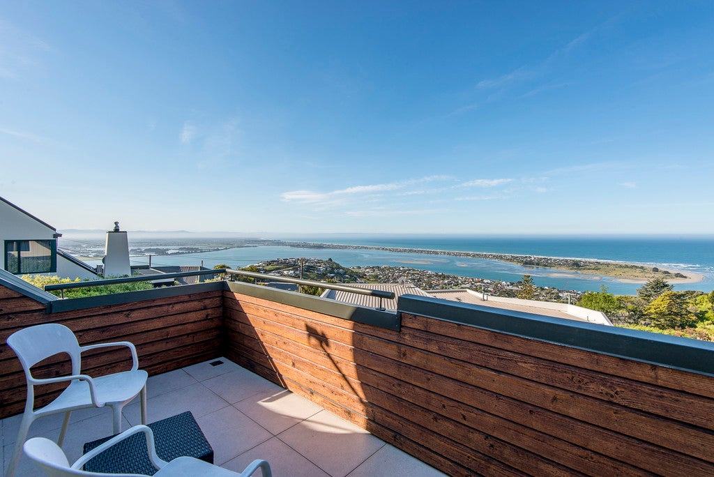 4 Horizon Heights, Redcliffs, Christchurch - Carousel 2