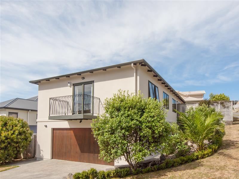1 Tattenhall Grove, Churton Park, Wellington - Carousel 1