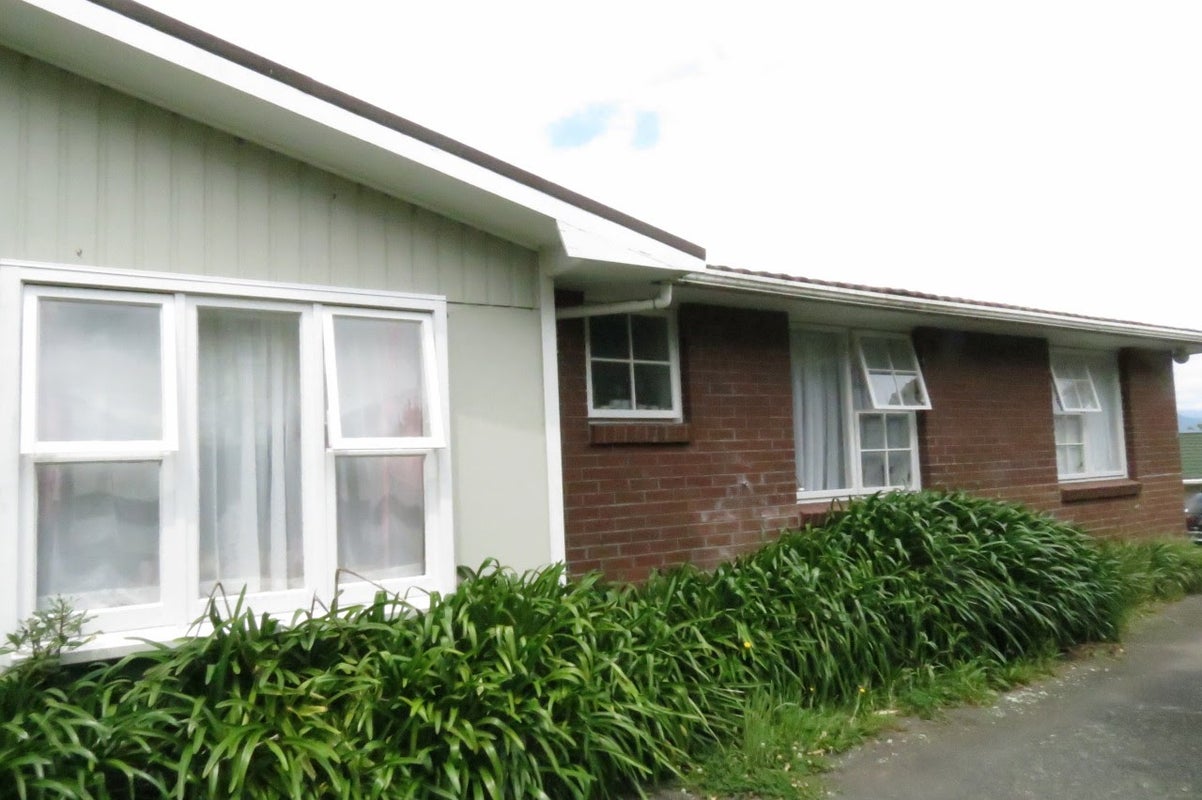 2/22 Dowse Drive, Maungaraki, Lower Hutt - Carousel 1