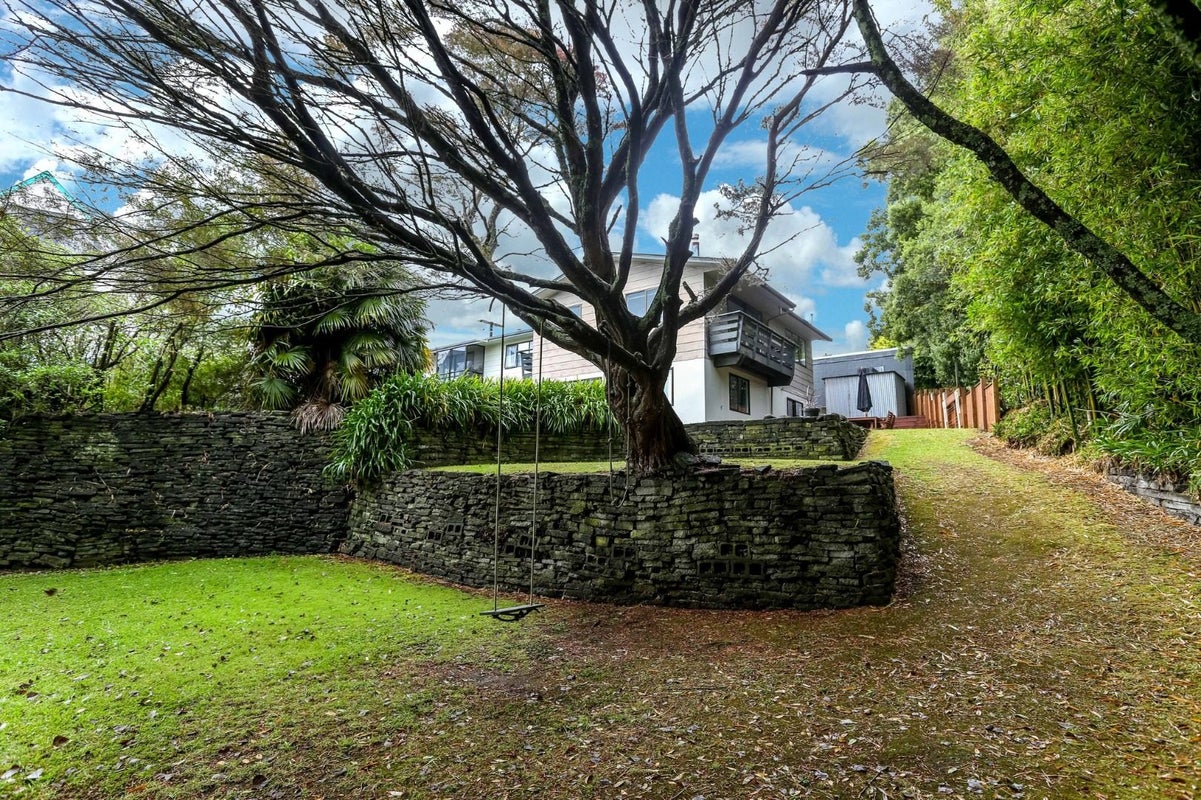 12A Ranfurly Street, Frankleigh Park, New Plymouth - Carousel 2