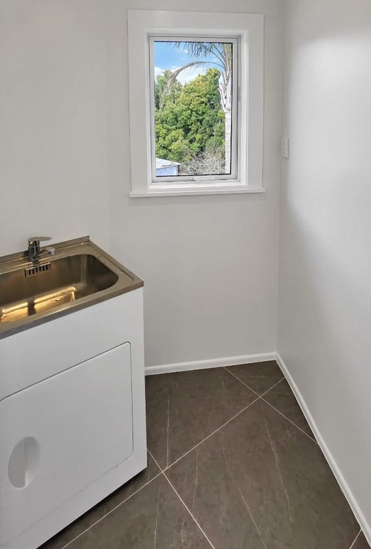 11 Sycamore Drive, Sunnynook, Auckland - Carousel 15