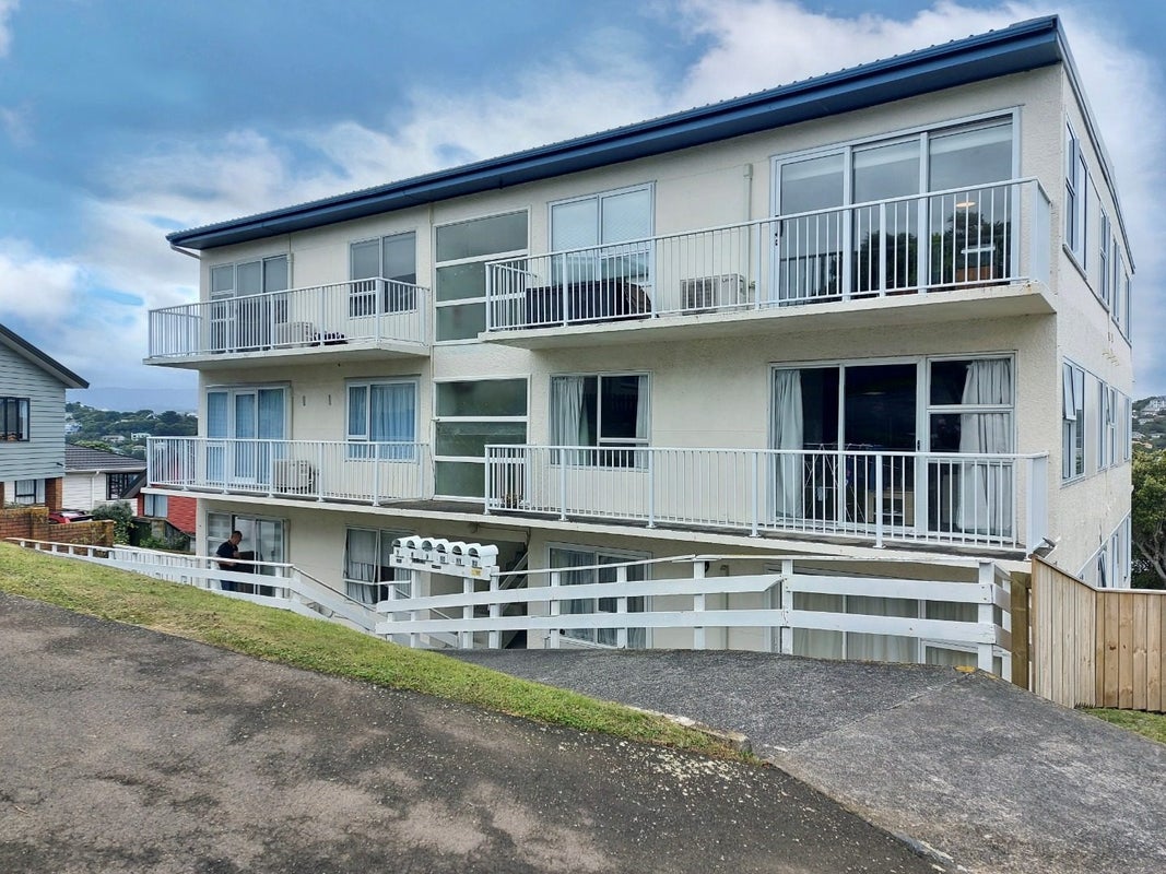 8/32 Akaroa Drive, Maupuia, Wellington - Carousel 8