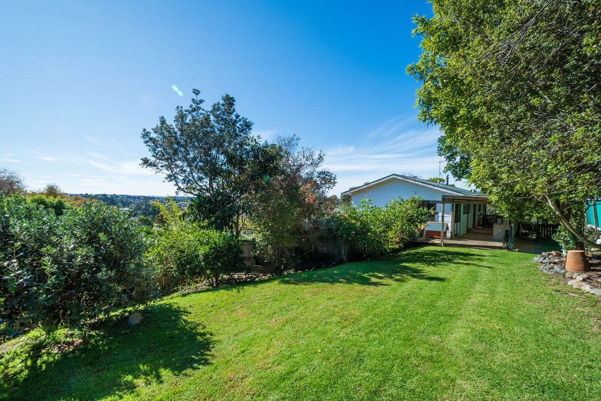 22 Zingaro Place, Massey, Auckland - Carousel 1