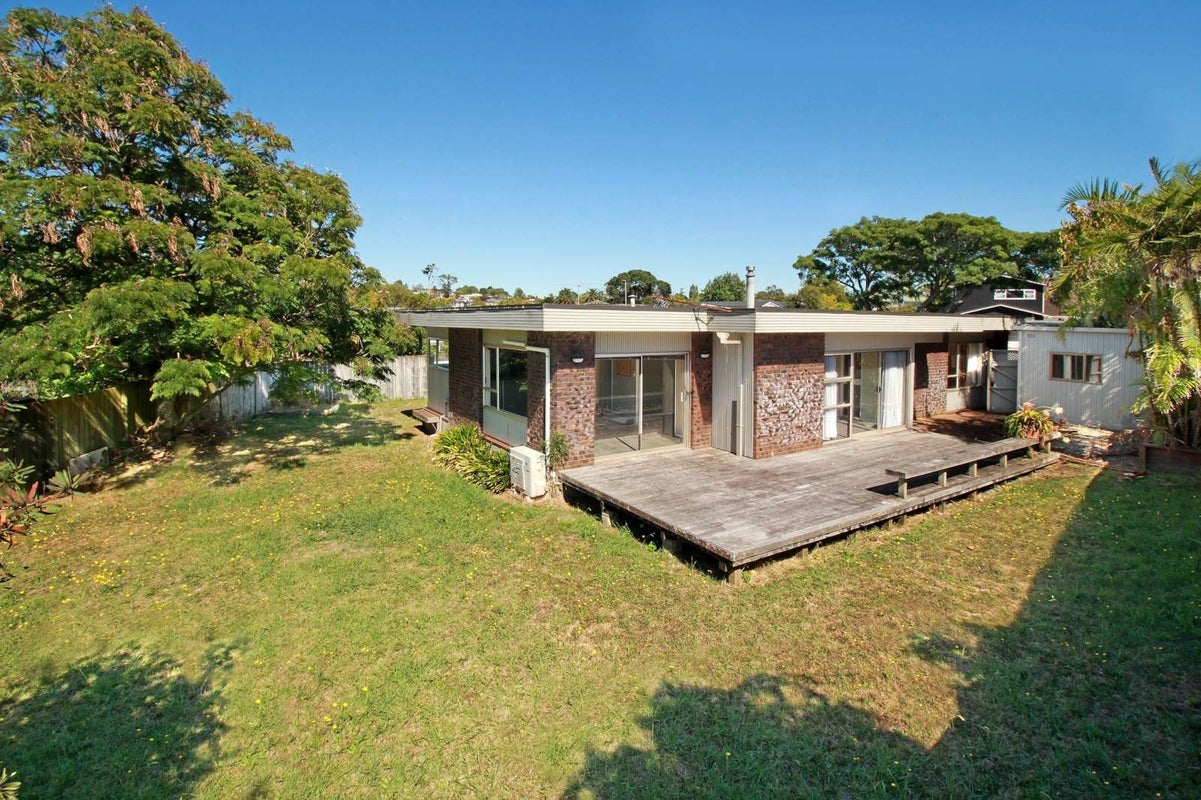 8 Trust Place, Sunnyhills, Auckland - Carousel 10