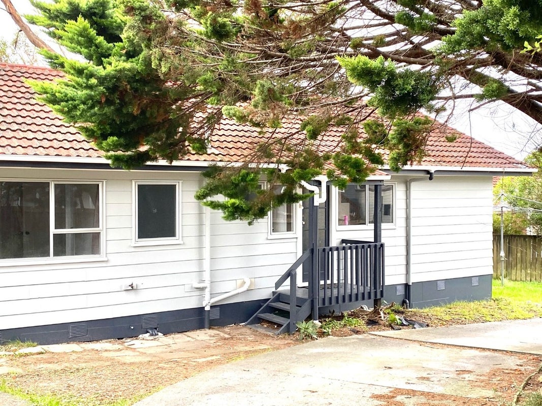 3 Sabana Place, Unsworth Heights, Auckland - Carousel 1