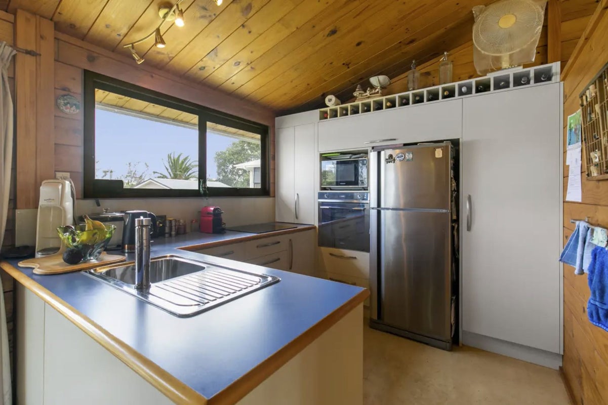 20 Third View Avenue, Beachlands, Auckland - Carousel 2