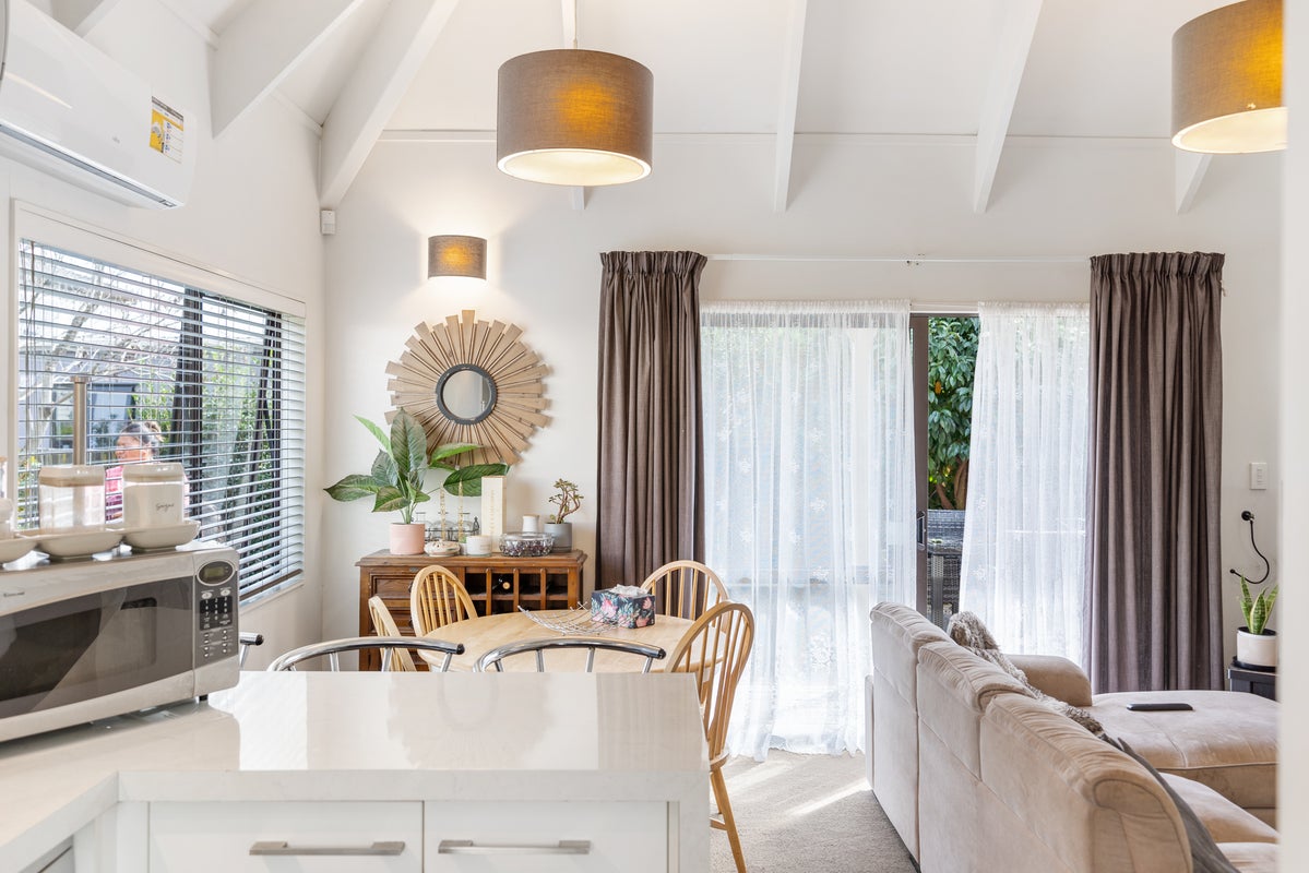 7/58 Manuroa Road, Takanini, Auckland - Carousel 2