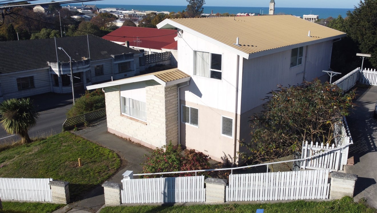 1 Hull Street, South Hill, Oamaru - Carousel 2