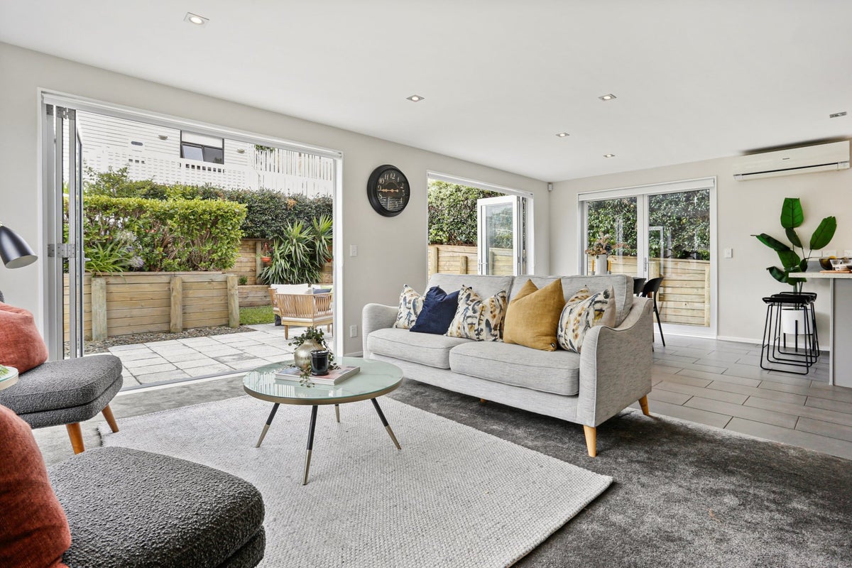 36A Commissariat Road, Mount Wellington, Auckland - Carousel 1