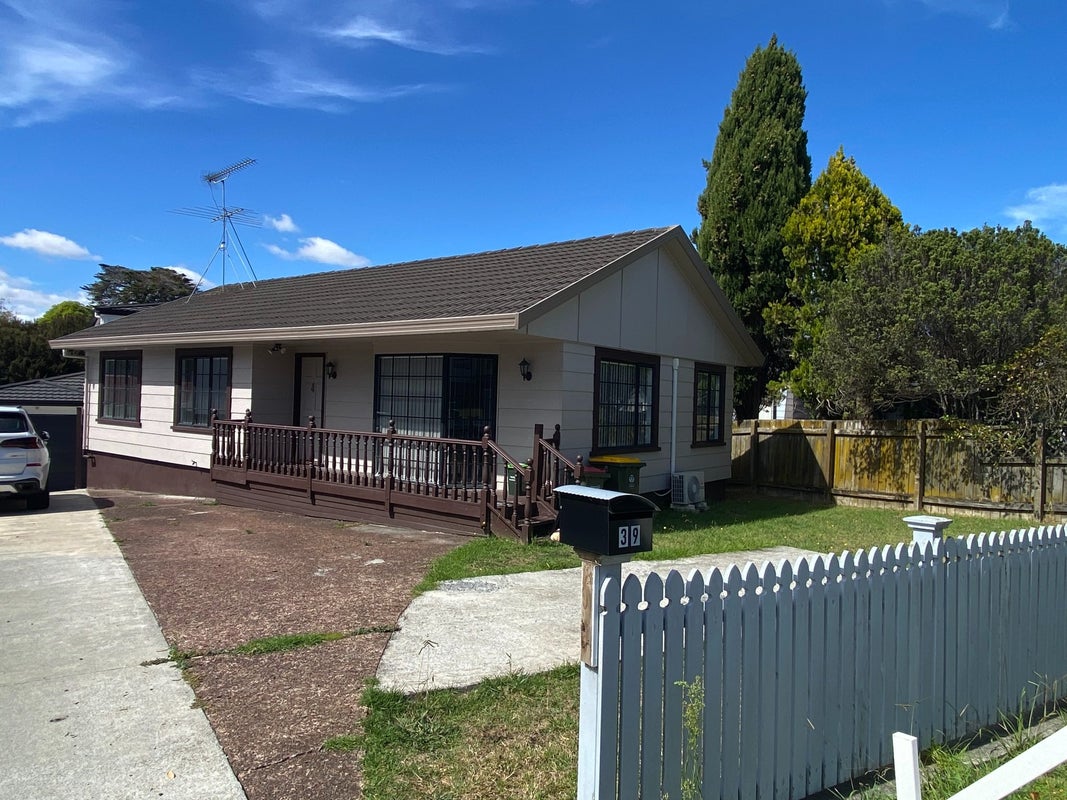 39 Gosford Drive, Botany Downs, Auckland - Carousel 1