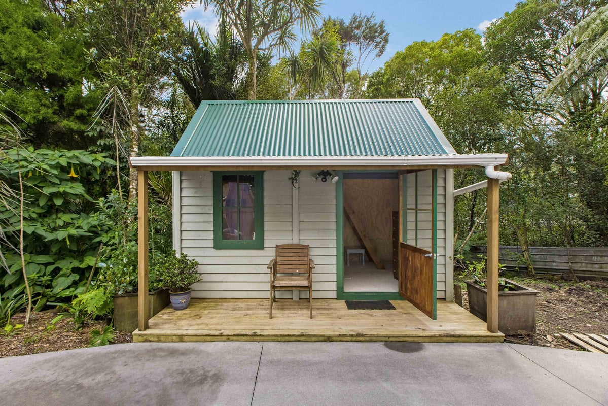 198 Mountain Road, Henderson Valley, Auckland - Carousel 2
