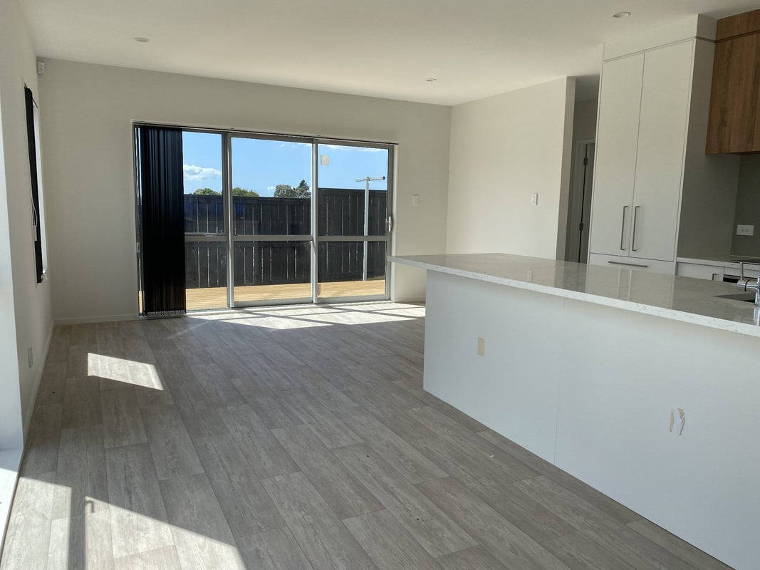 24C Sabot Place, Massey, Auckland - Carousel 2