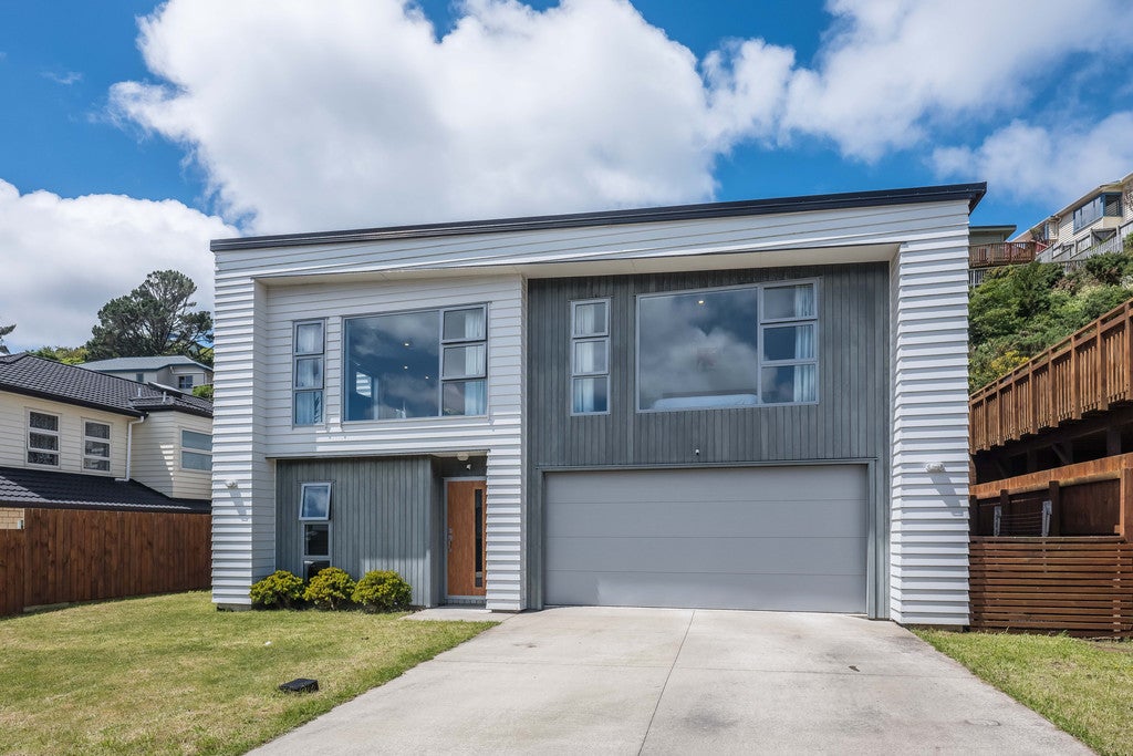 15 Cresswell Place, Johnsonville, Wellington - Carousel 1