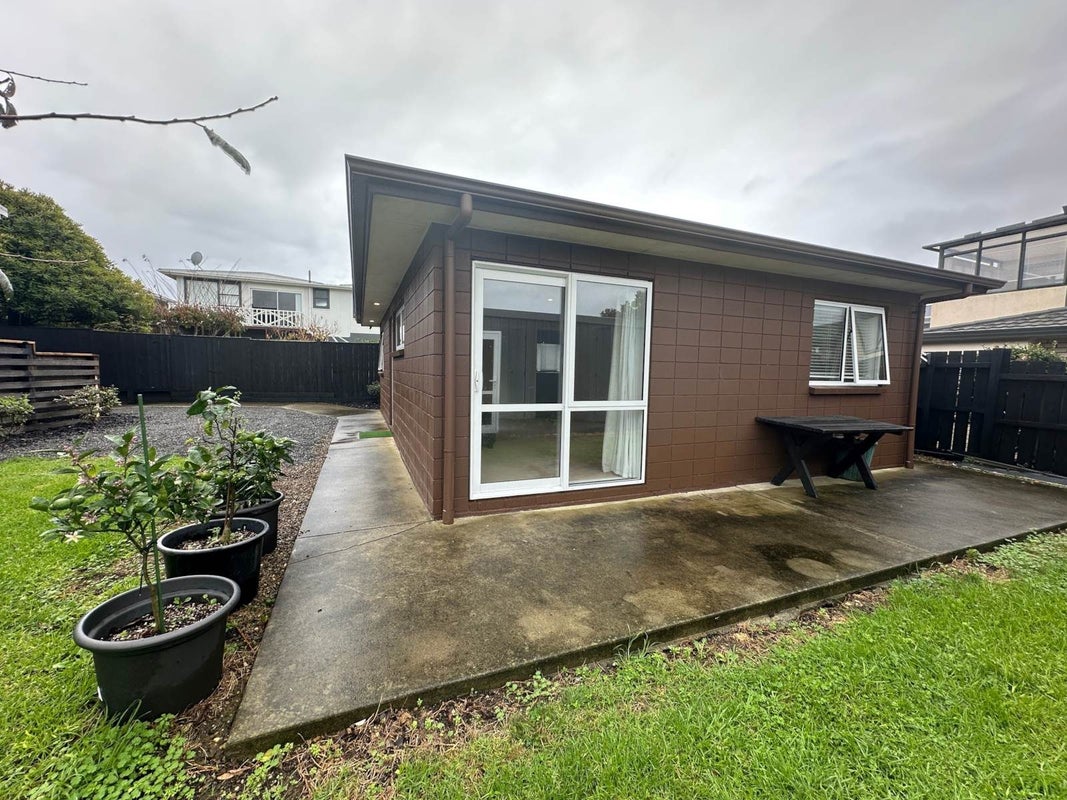 16 Landop Terrace, Howick, Auckland - Carousel 2