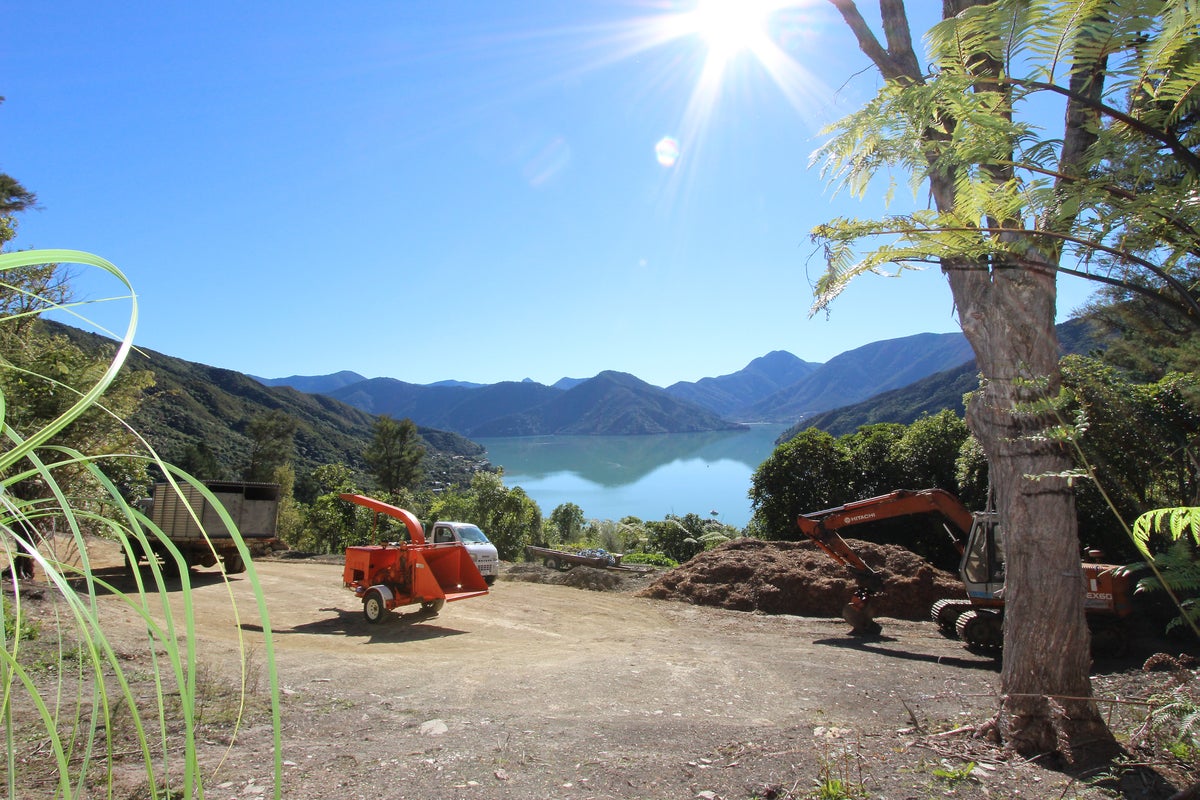 712 Queen Charlotte Drive, Havelock, Picton - Carousel 1
