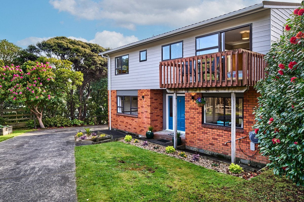 9D Muri Road, Pukerua Bay, Porirua - Carousel 1