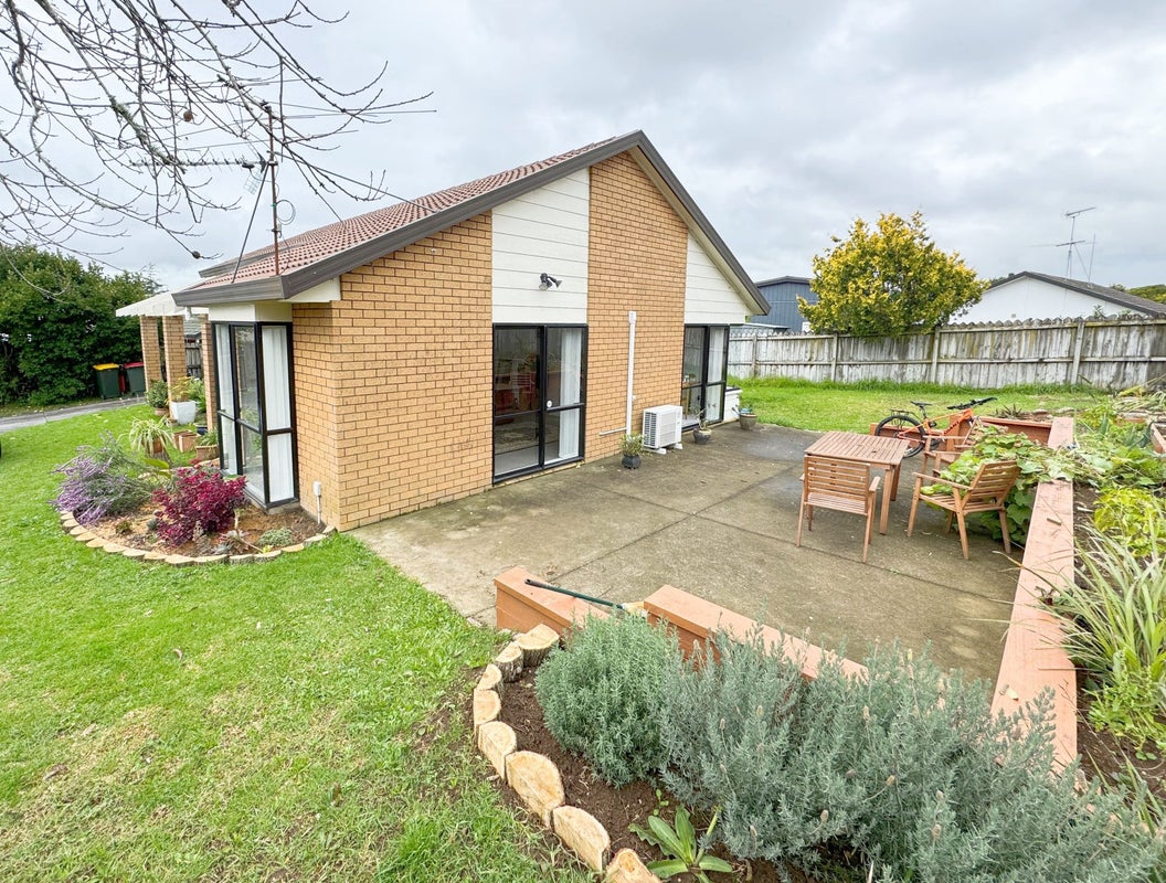 8 Colt Place, Randwick Park, Auckland - Carousel 2