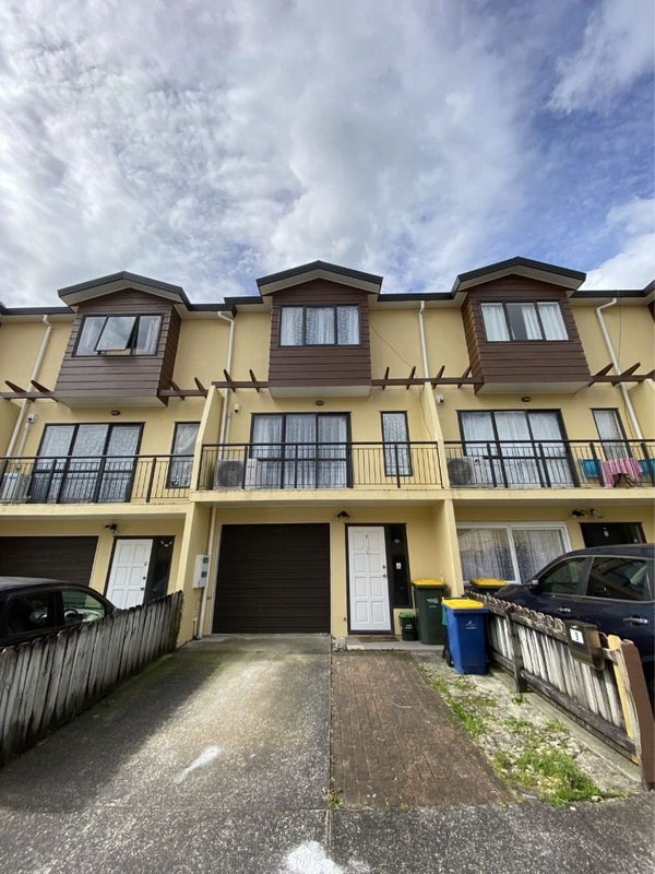 9/8 Margan Avenue, New Lynn, Auckland - Carousel 1
