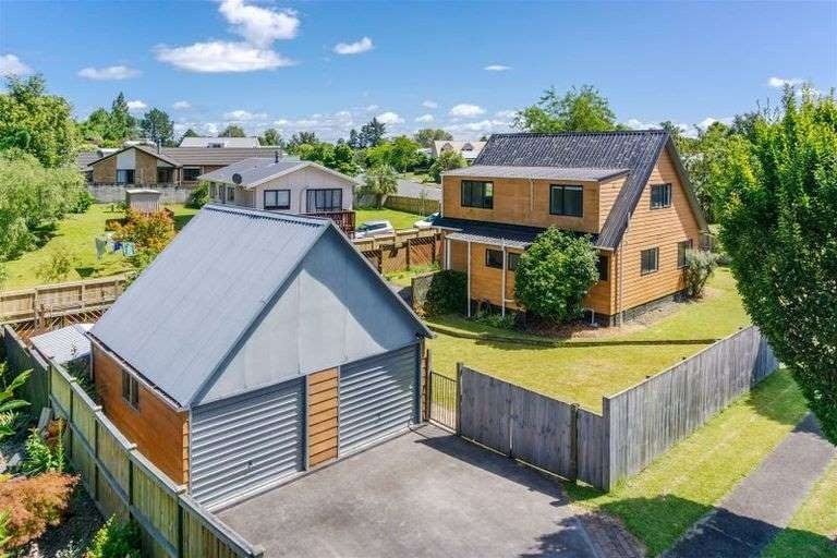 62 Splitt Avenue, Glenview, Hamilton - Carousel 1