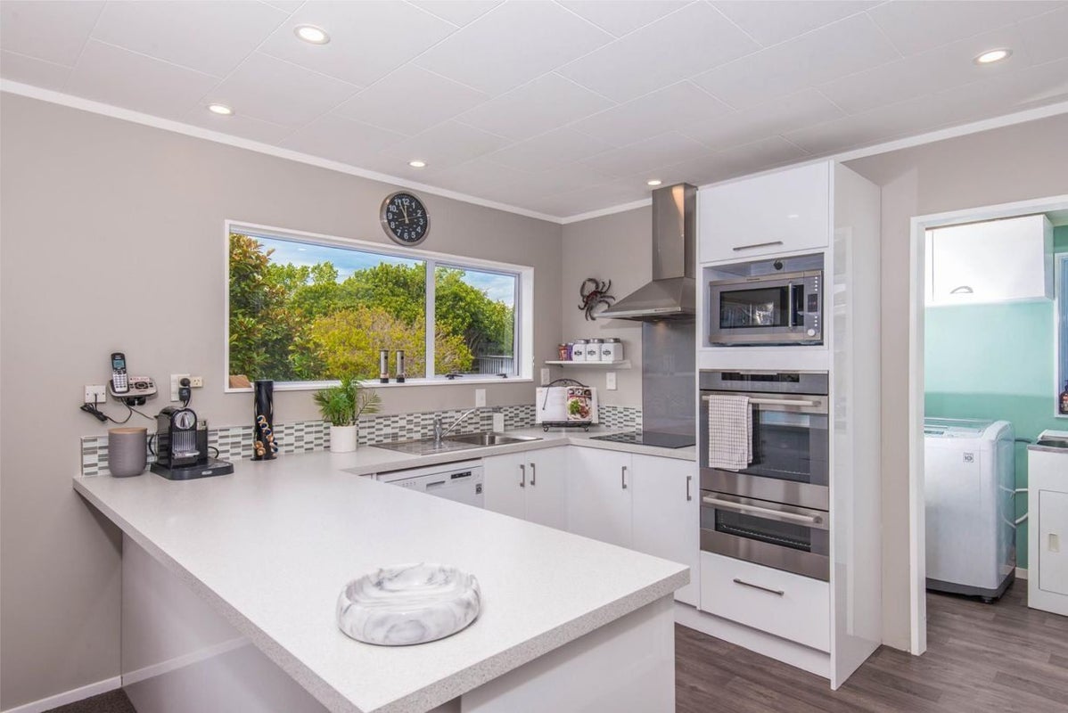 11 Maraval Crescent, Grenada Village, Wellington - Carousel 2