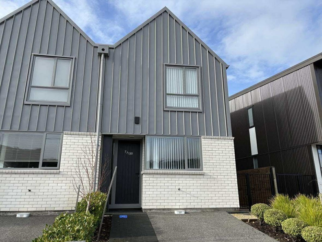 7/130 Richmond Street, Petone, Lower Hutt - Carousel 1