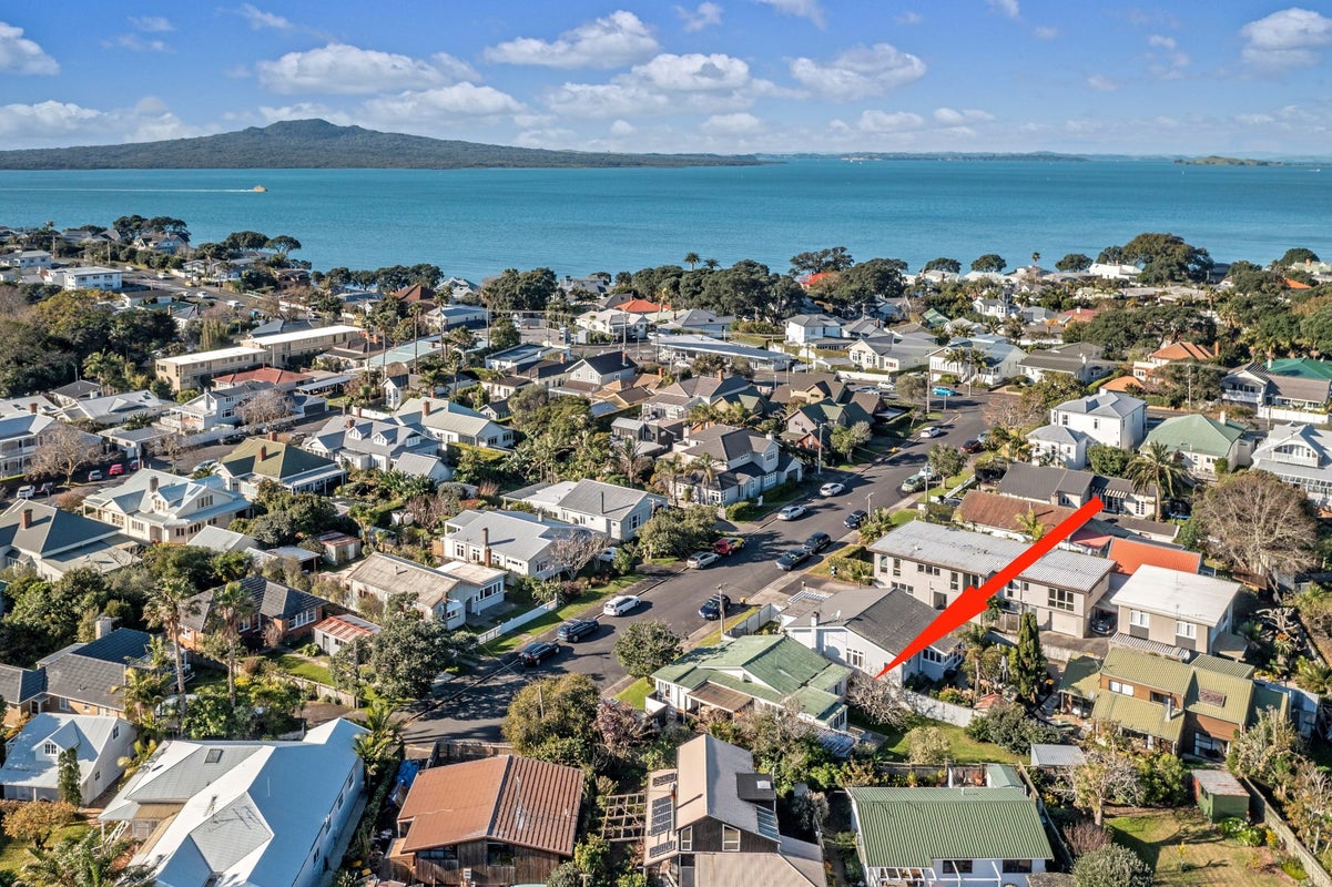 9 Sinclair Street, Devonport, Auckland - Carousel 1
