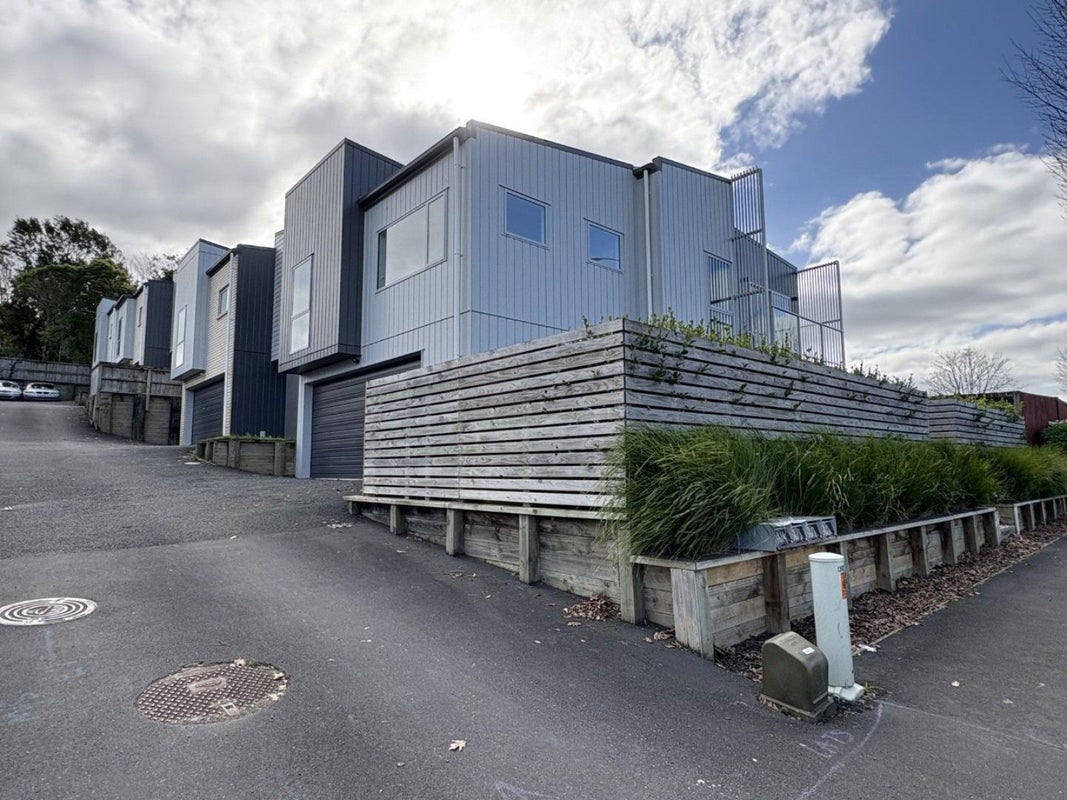 3/138 Forest Lake Road, Forest Lake, Hamilton - Carousel 1