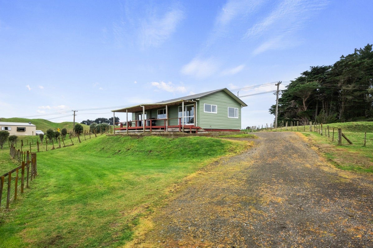 421 Muhunoa West Road, Ohau, Levin - Carousel 1