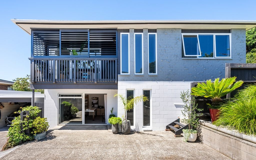 2/52 Maxwelton Drive, Mairangi Bay, Auckland - Carousel 1