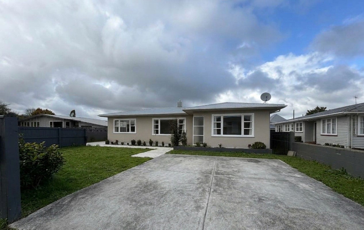 4 Anzio Place, Awapuni, Palmerston North - Carousel 1