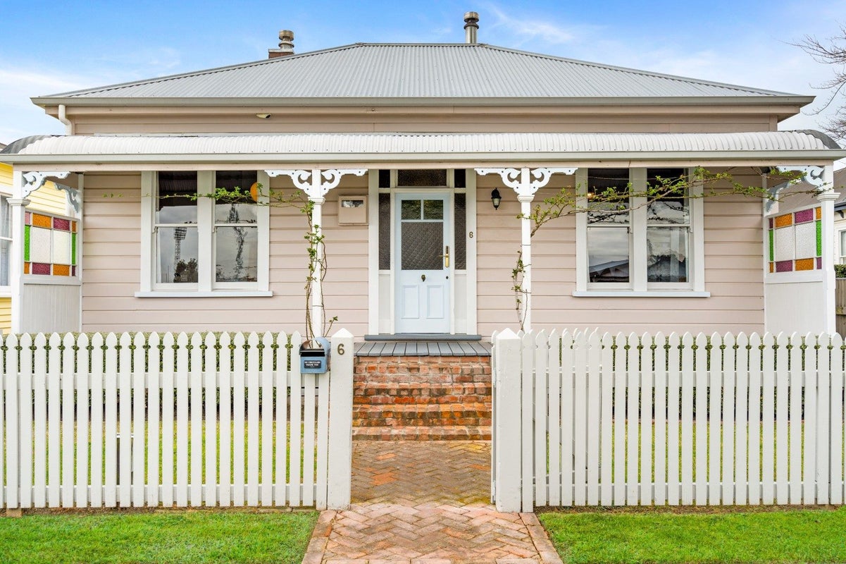 6 Ashridge Road, Napier South, Napier, Hawke's Bay - Carousel 1