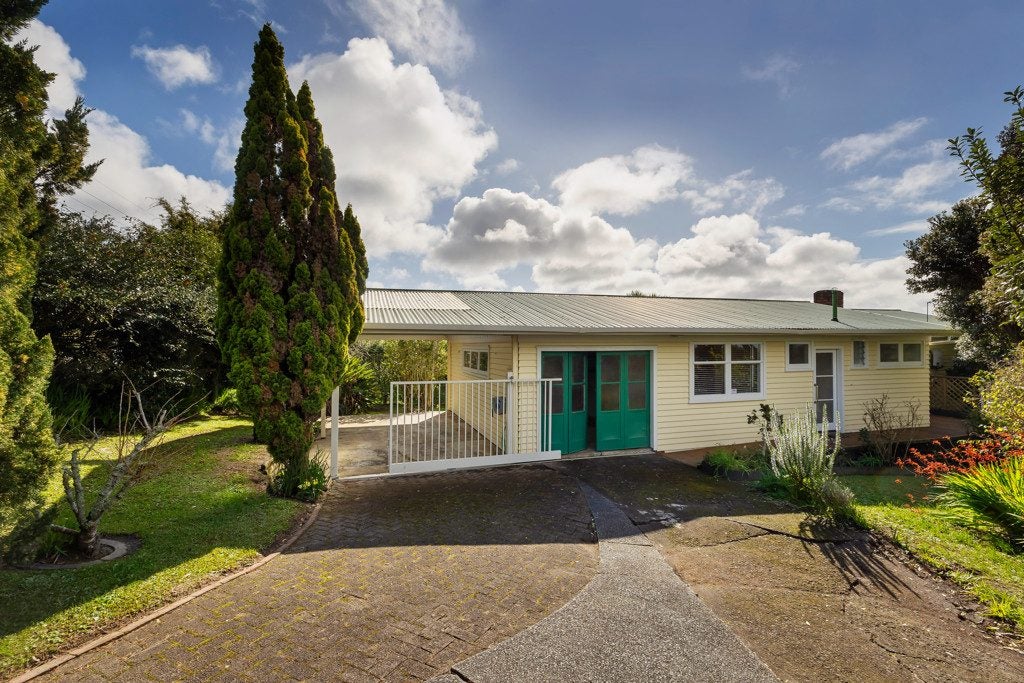 14 Brydon Place, New Windsor, Auckland - Carousel 1