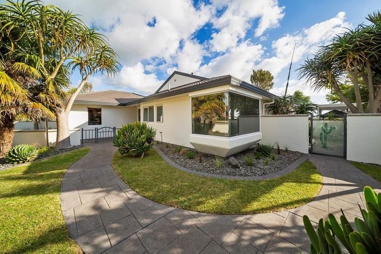 12 Shelter Grove, Frankleigh Park, New Plymouth - Carousel 2