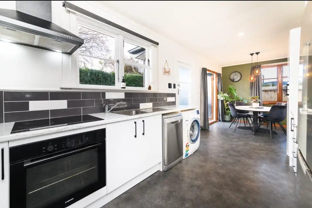 4A Denbigh Place, Awapuni, Palmerston North - Carousel 2