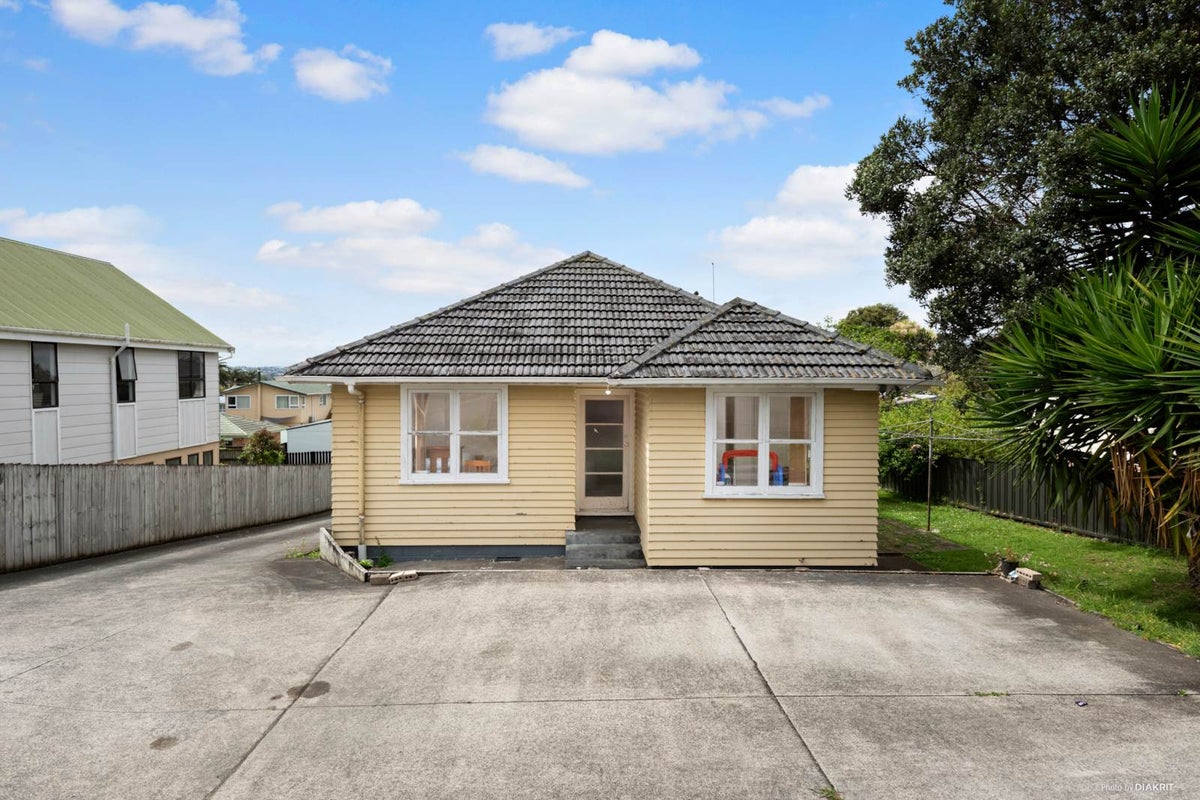 75 Hepburn Road, Glendene, Auckland - Carousel 1