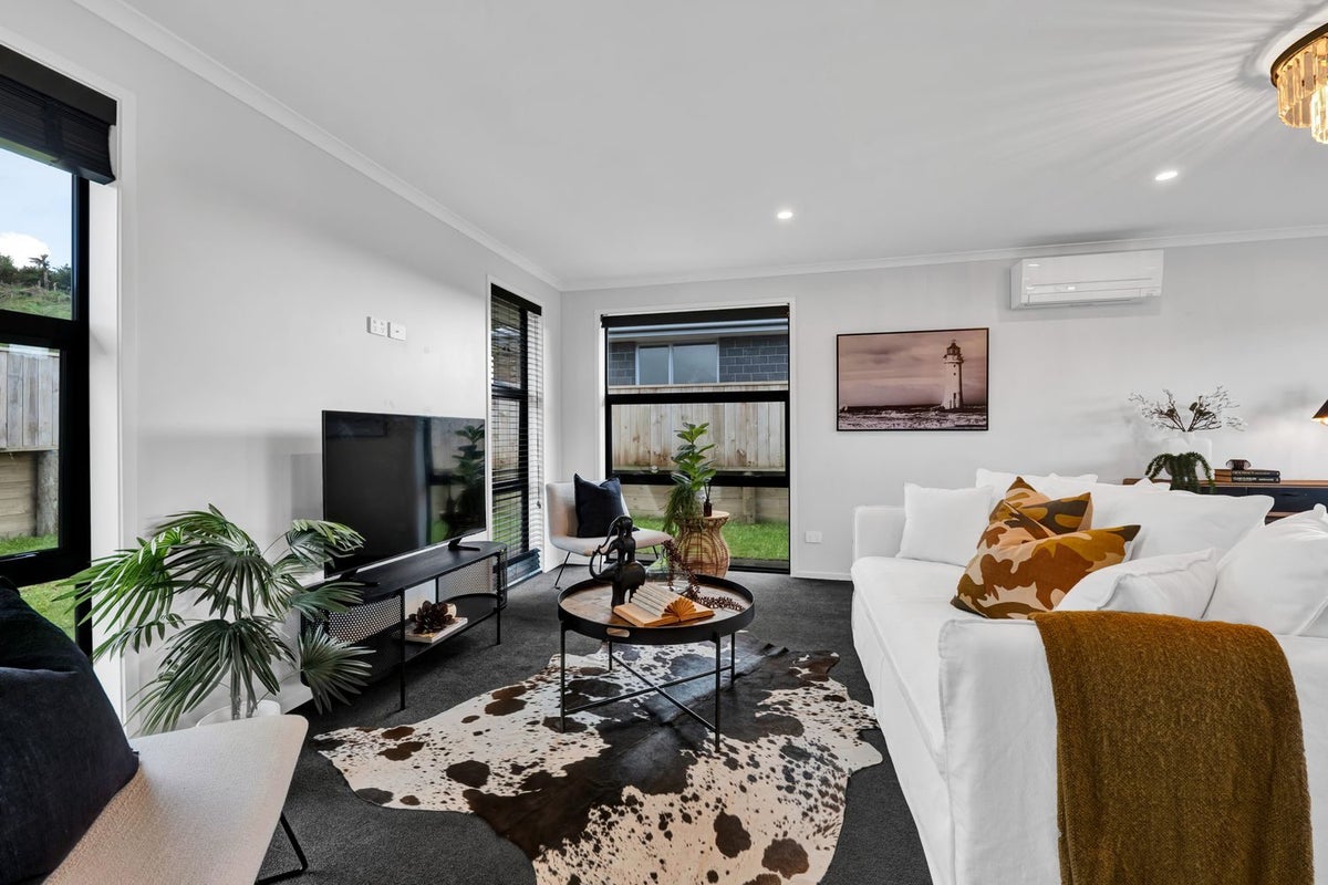 6 Mangaotuku Lane, Whalers Gate, New Plymouth - Carousel 2