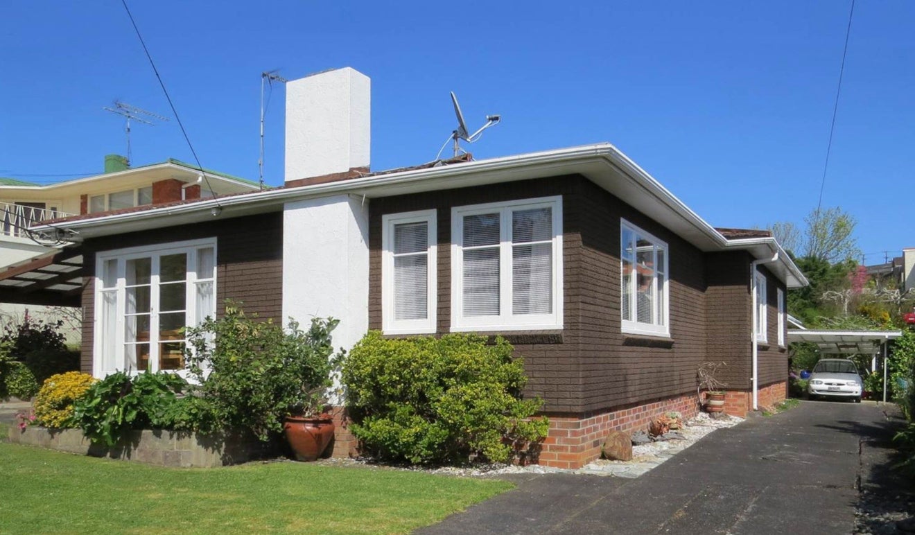 10 Quona Avenue, Mount Roskill, Auckland - Carousel 2
