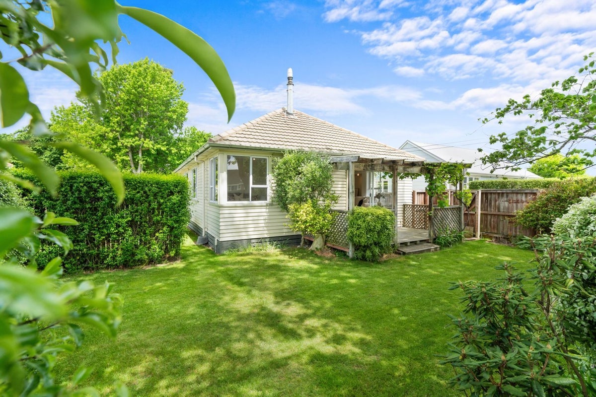 141 Aorangi Road, Bryndwr, Christchurch - Carousel 1