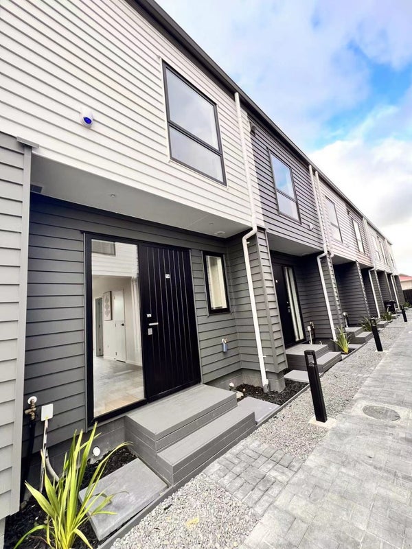 14/3 Cape Road, Mangere, Auckland - Carousel 2